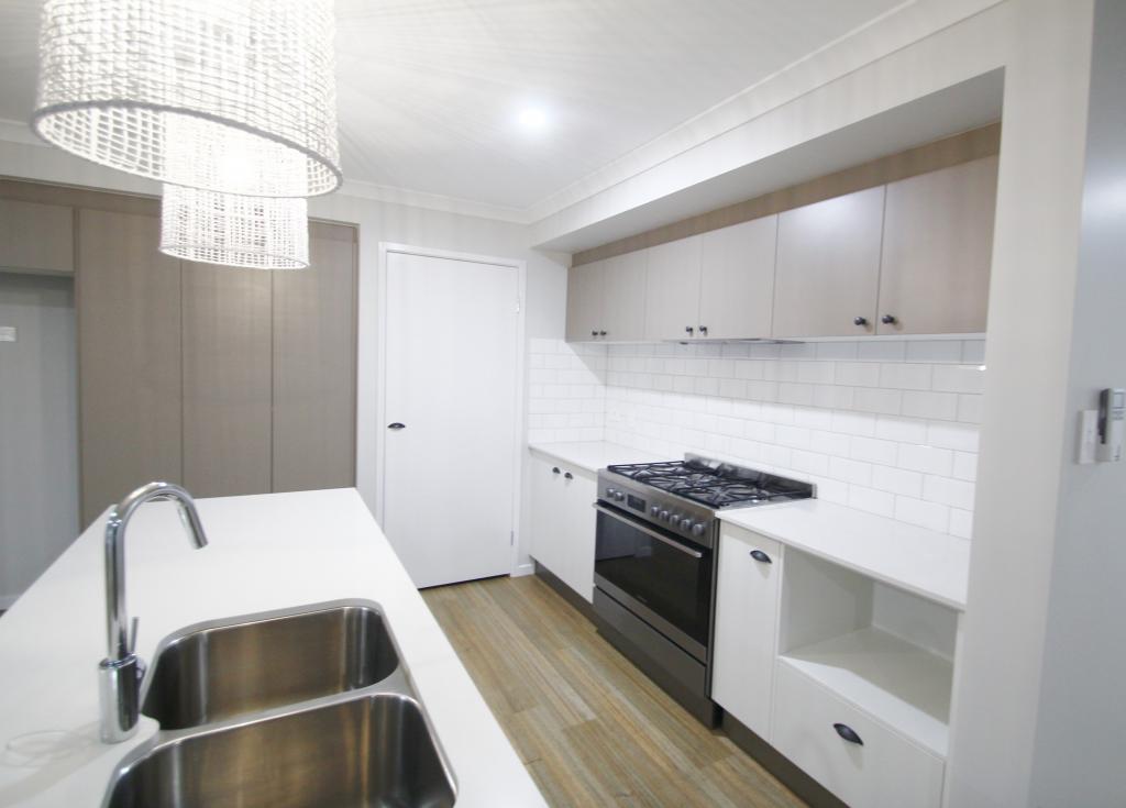 1 Bowerbird Ct, Branyan, QLD 4670