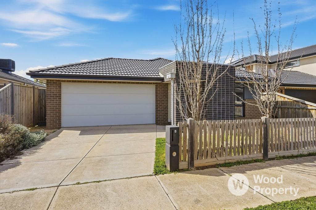 8 Carnation Dr, Rockbank, VIC 3335