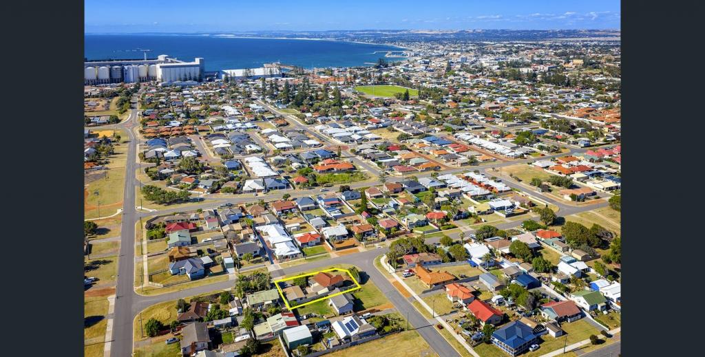 6 Whitfield St, Beachlands, WA 6530