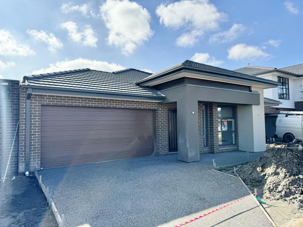 21 Mountain Ave, Manor Lakes, VIC 3024