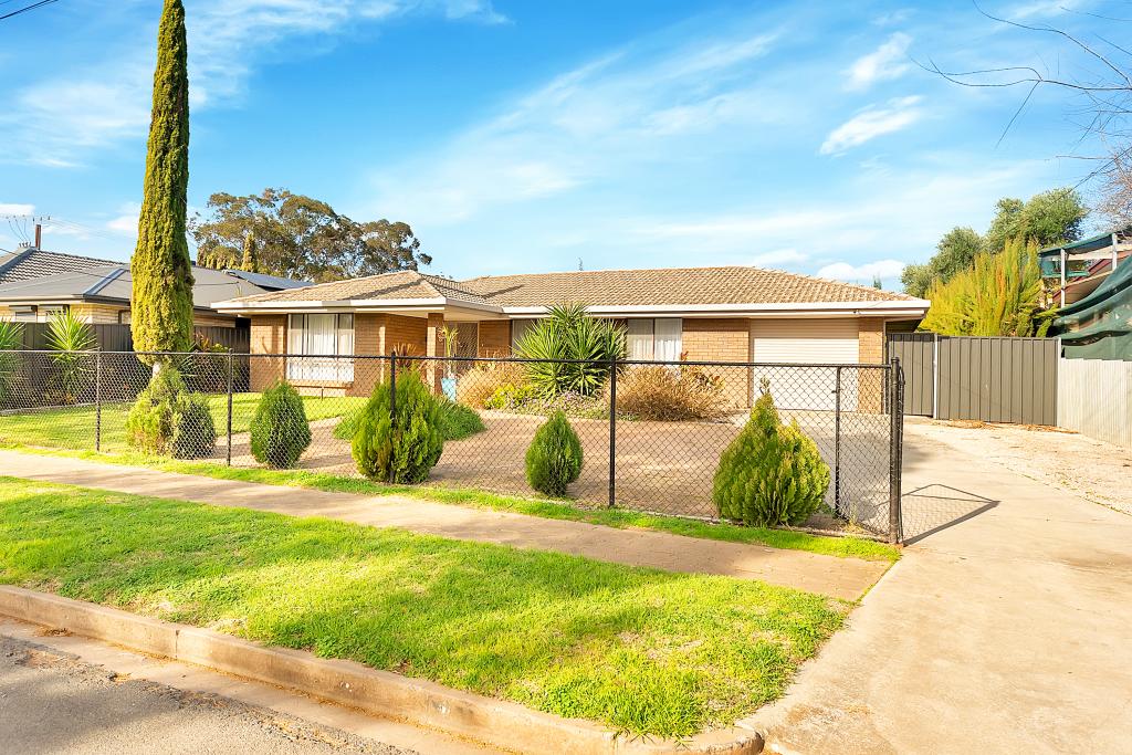 4 Hodge Rd, Para Hills, SA 5096