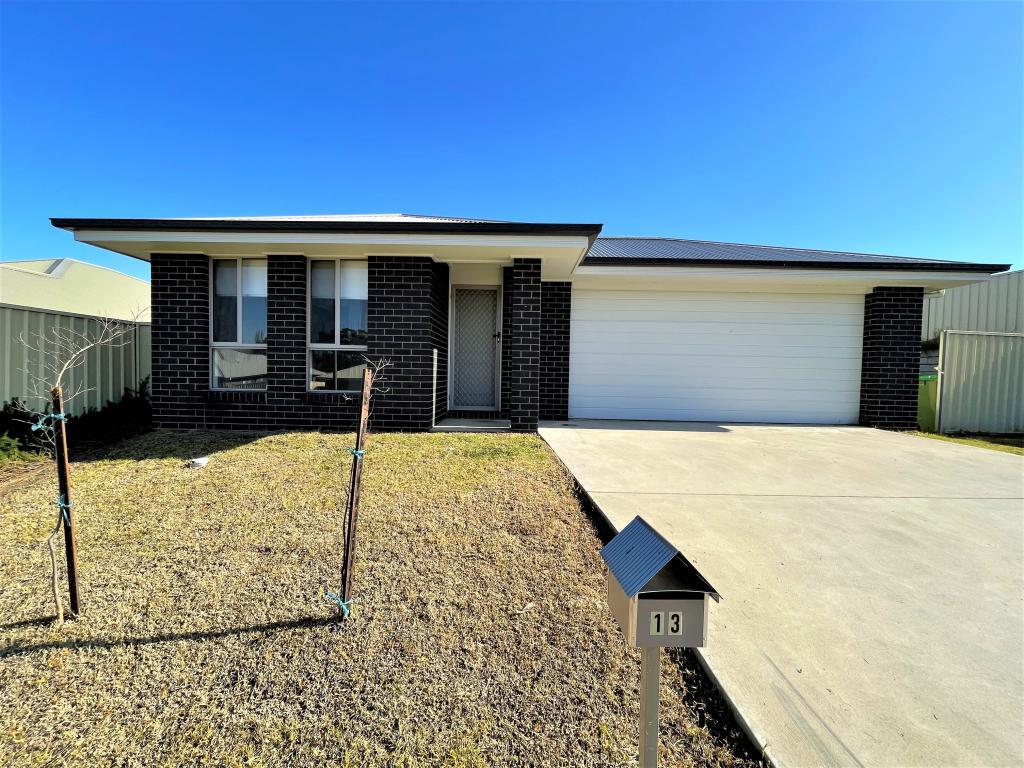 13 ROYCE CRES, LAVINGTON, NSW 2641