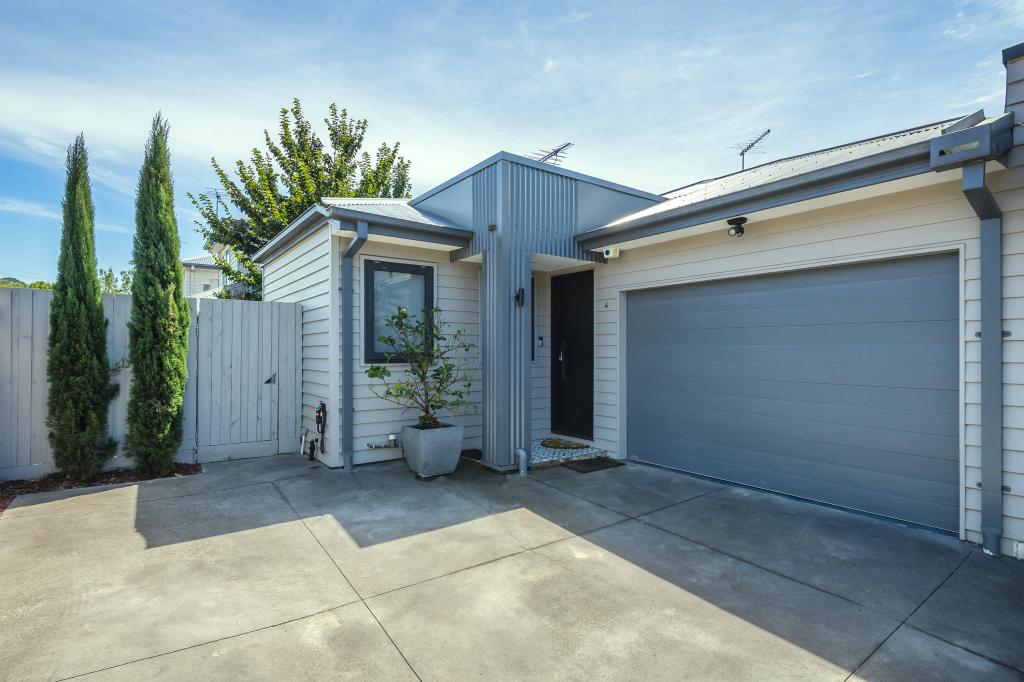 4/56 Aitken St, Gisborne, VIC 3437