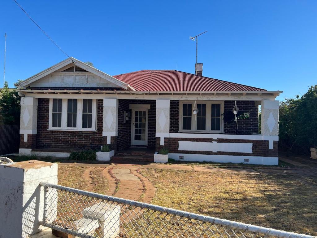 203 Railway Rd, West Wyalong, NSW 2671