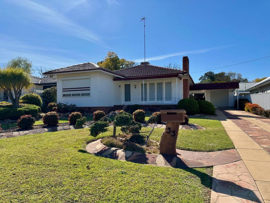 33 Kelly Ave, Griffith, NSW 2680
