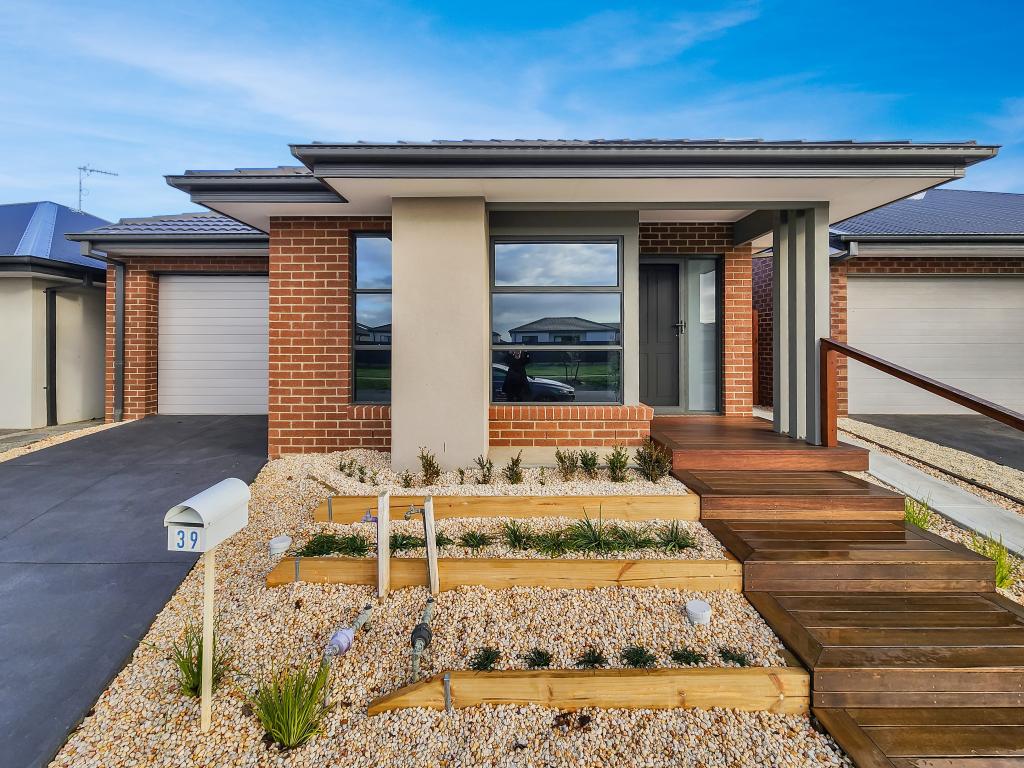 39 Ricky Pde, Armstrong Creek, VIC 3217