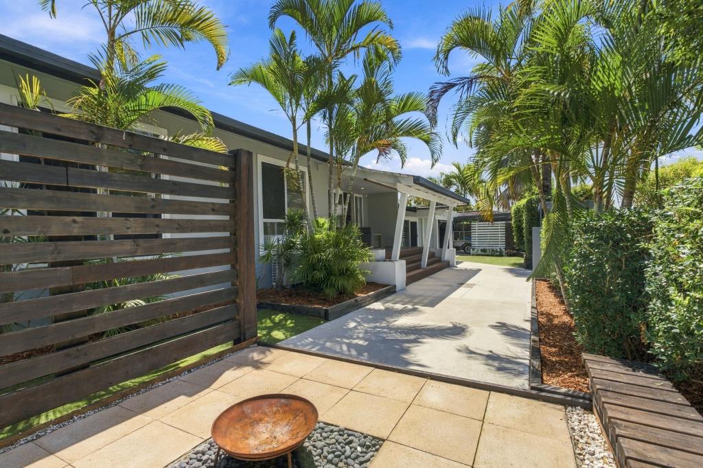 1 Karina Cres, Broadbeach Waters, QLD 4218