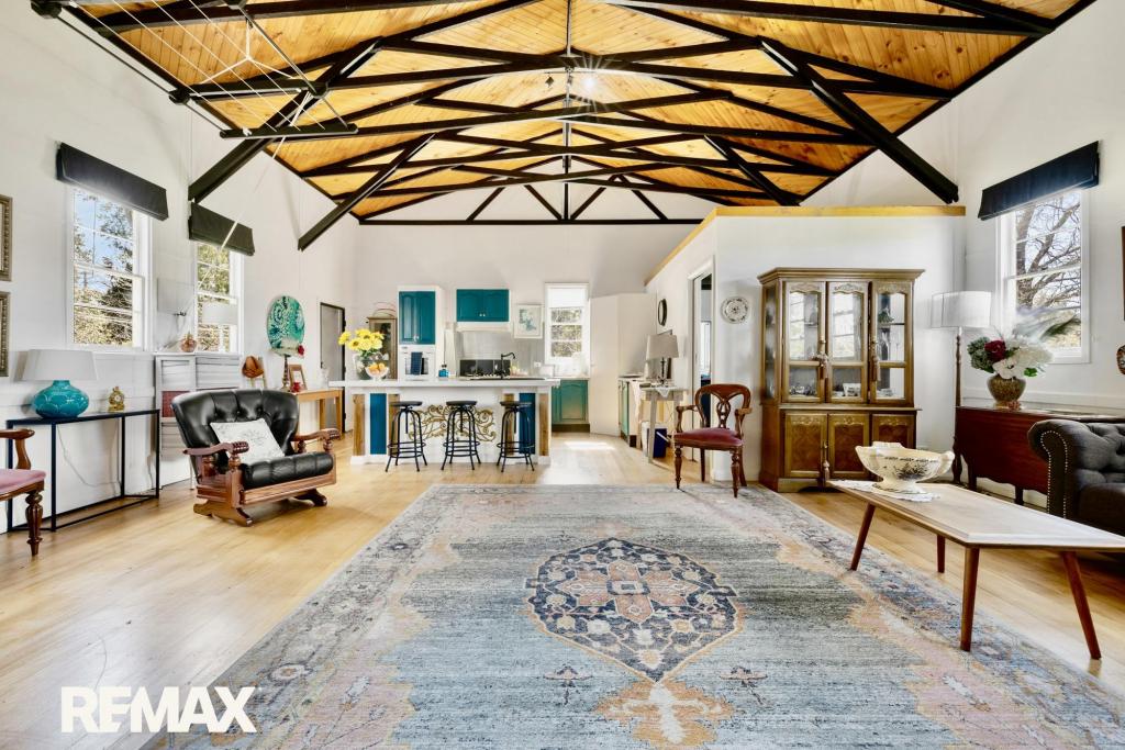 11 Hall Rd, Nowa Nowa, VIC 3887