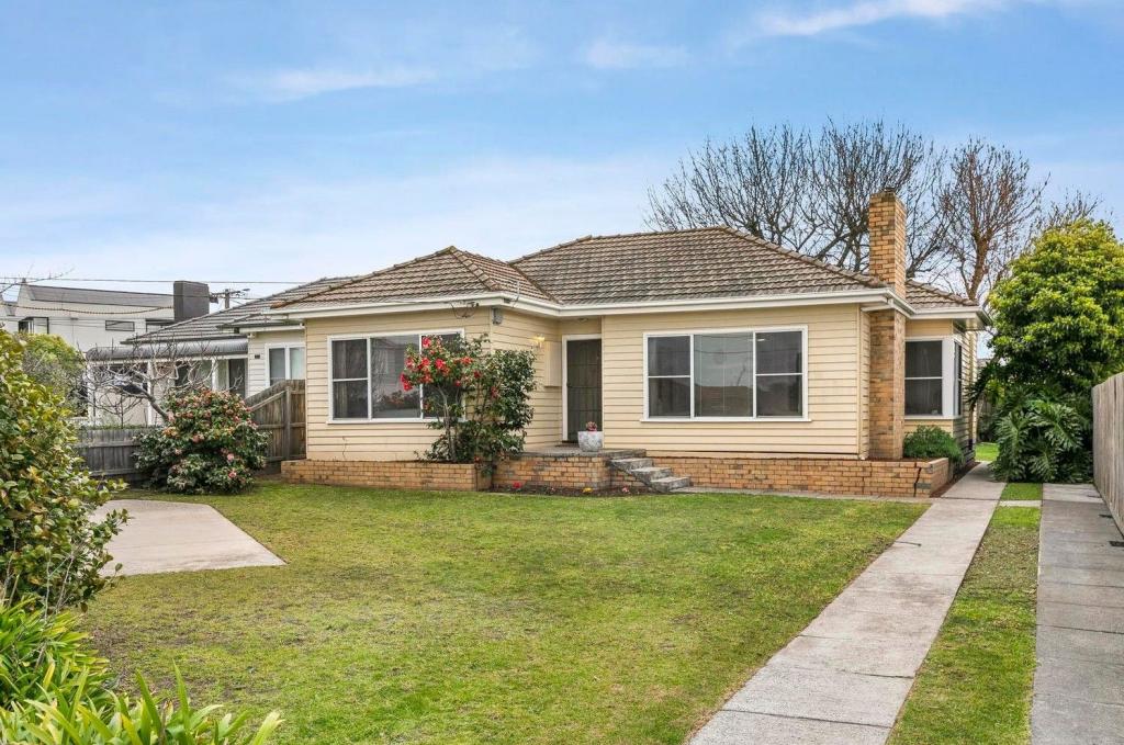 4 Josephine St, Oak Park, VIC 3046