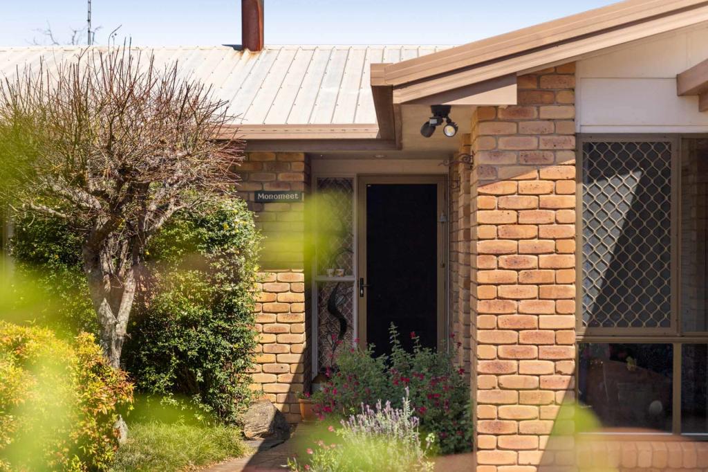 24a Jellicoe St, Mount Lofty, QLD 4350
