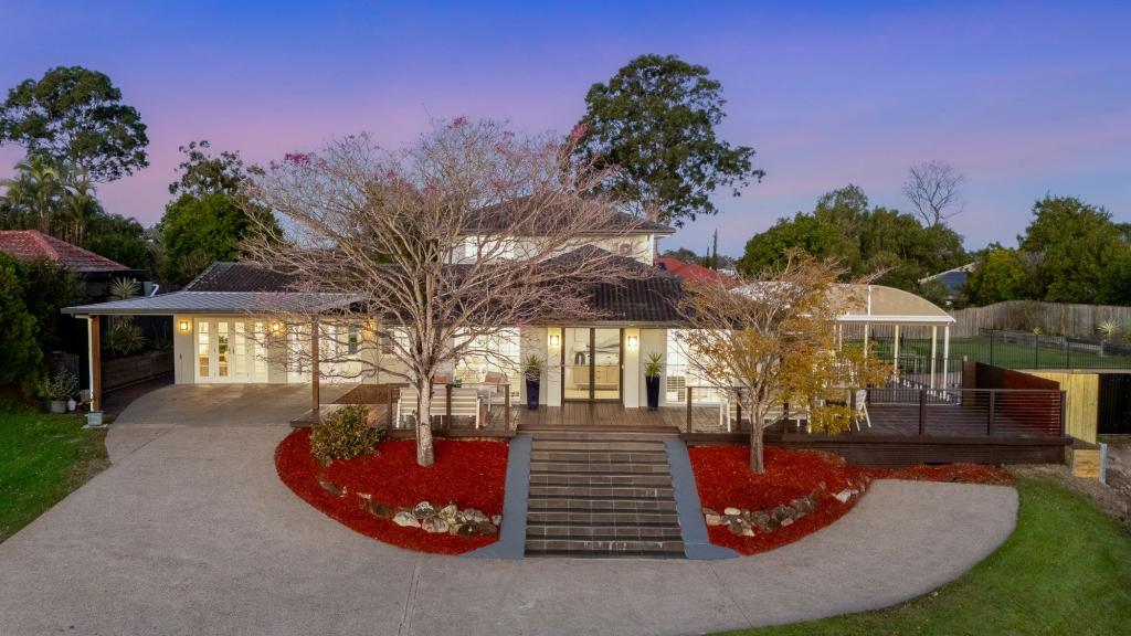 19 Buscall Ct, Sinnamon Park, QLD 4073