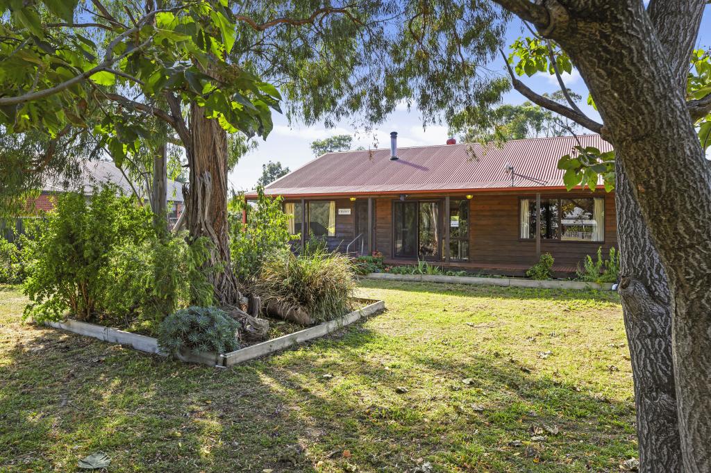 69 Livingstone St, Avenel, VIC 3664