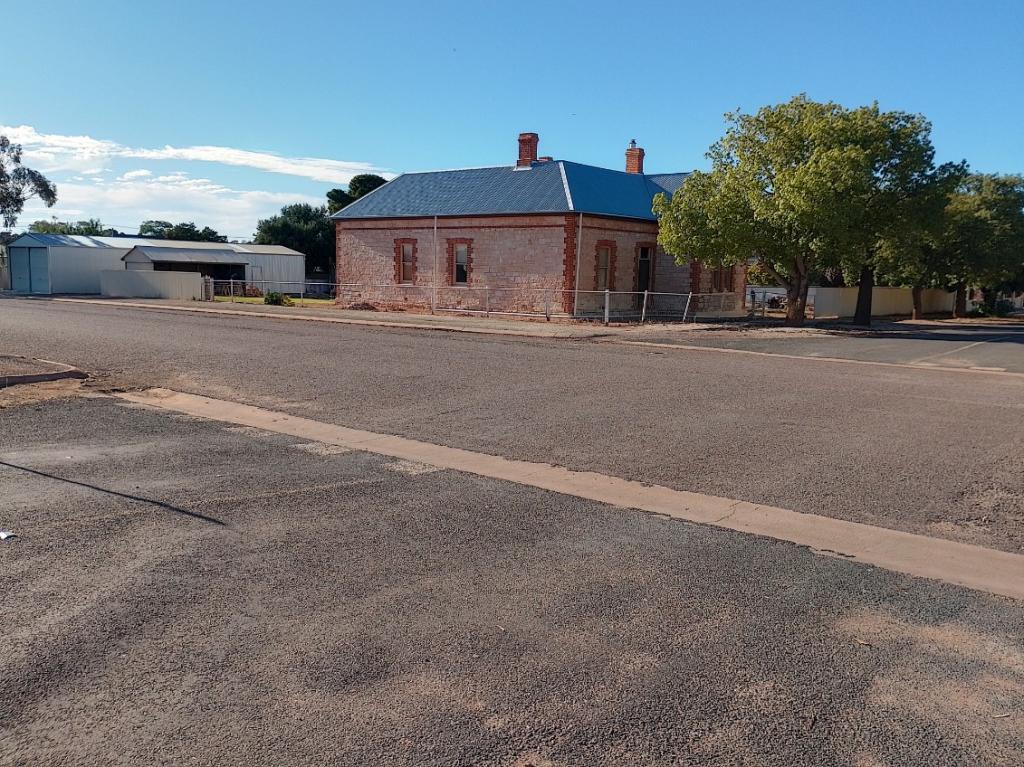 24-26 Seventh St, Quorn, SA 5433