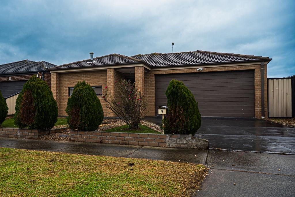 9 LOVE ST, LYNBROOK, VIC 3975