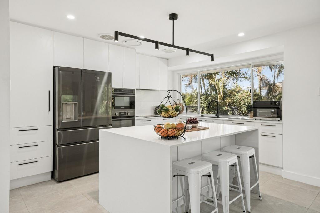 6 Calwell Ct, Merrimac, QLD 4226