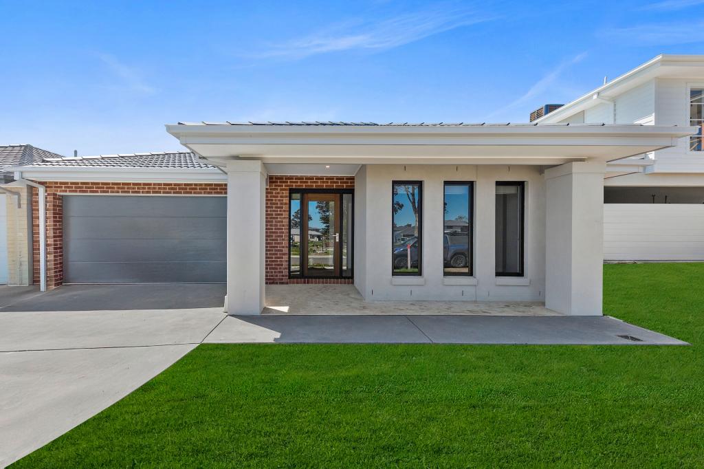 71 Langer Cct, Cranbourne, VIC 3977