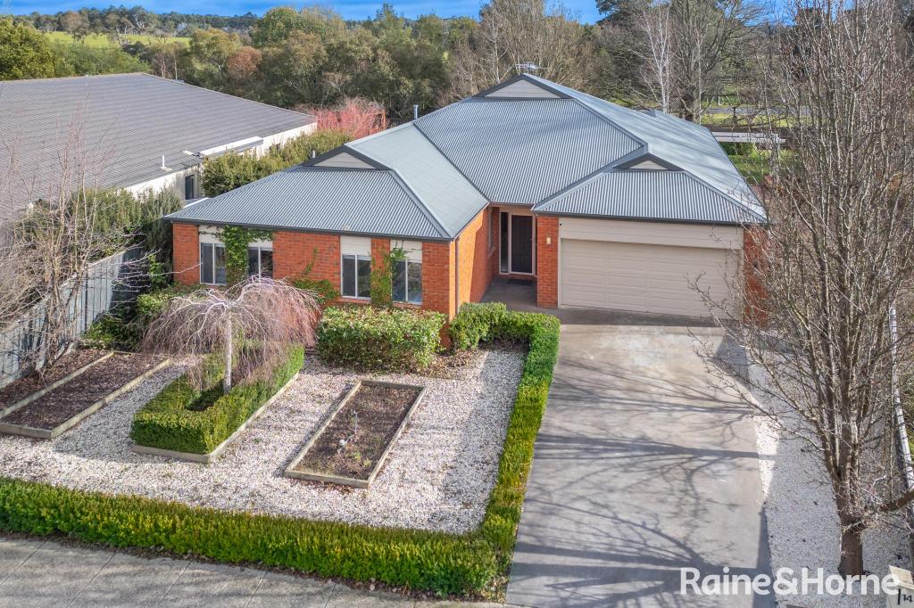 14 Dumbarton Way, Gisborne, VIC 3437