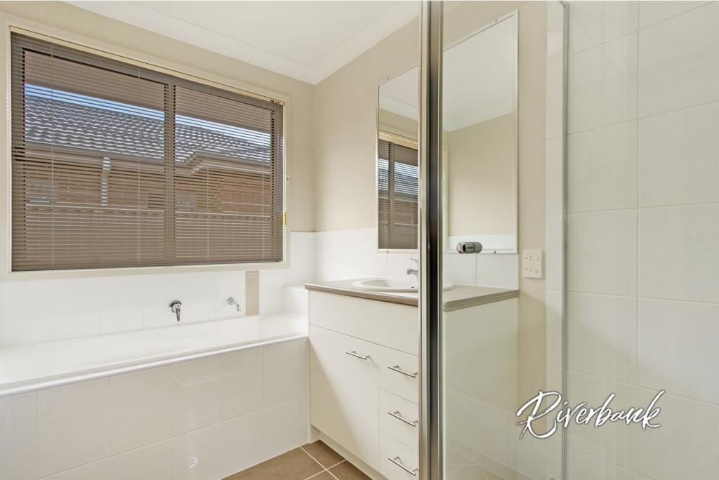 166 Lakeside Pde, Jordan Springs, NSW 2747