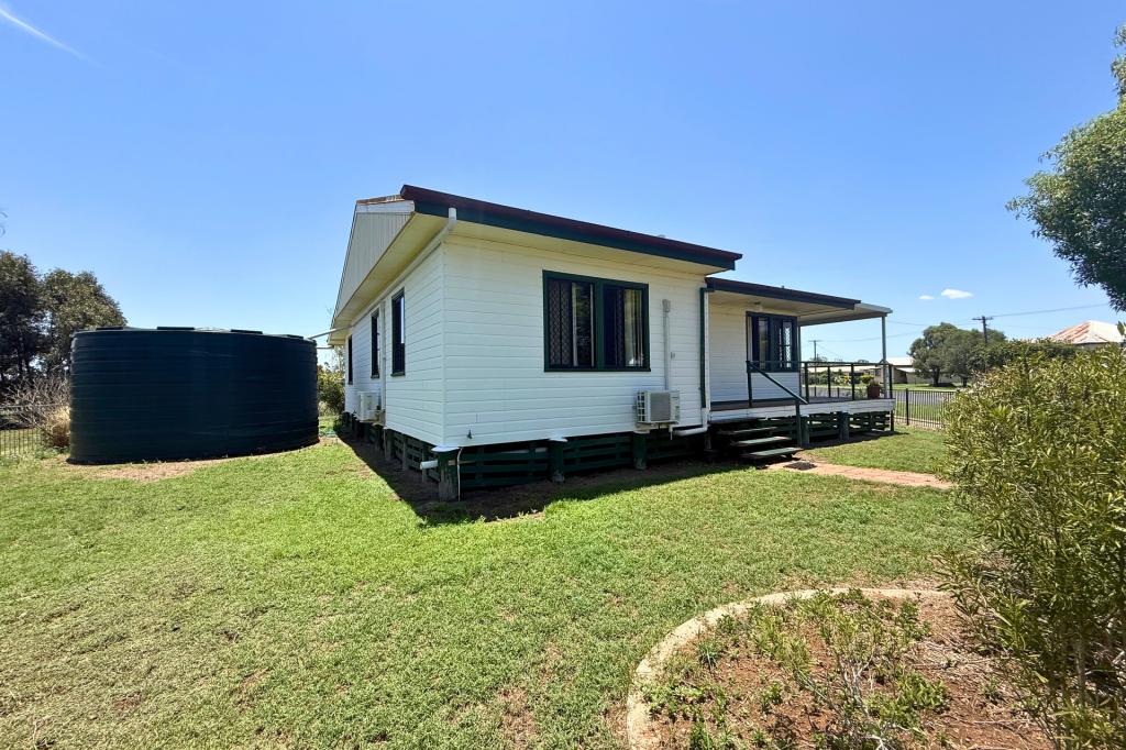 18 Nicholson St, Dalby, QLD 4405