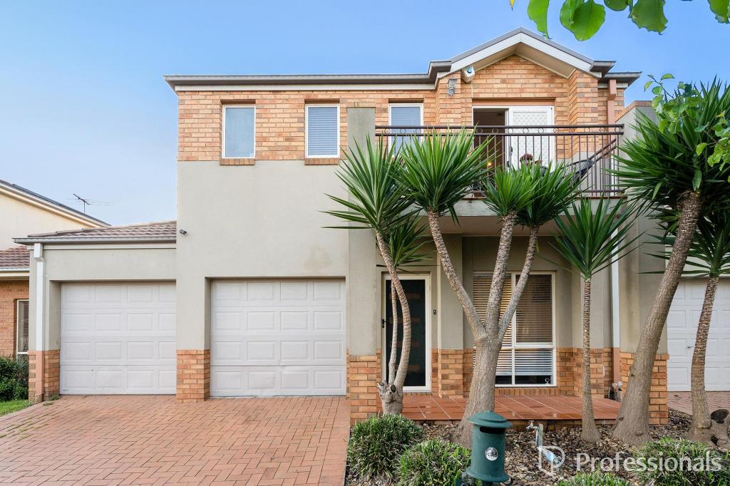31 DURACK CCT, TAYLORS HILL, VIC 3037