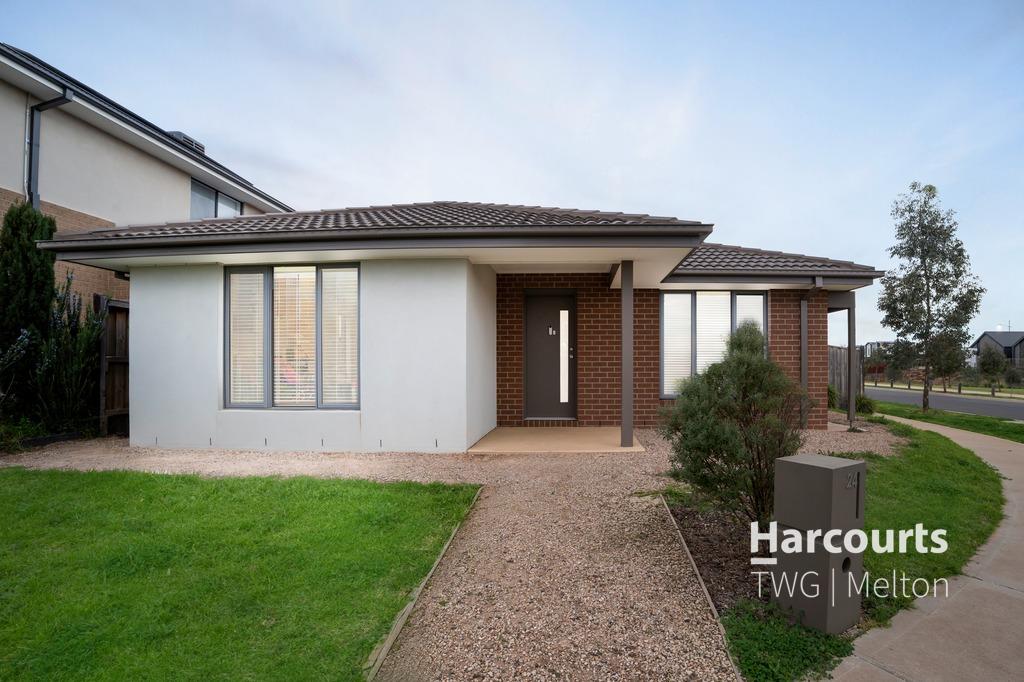24 GILFILLAN CCT, THORNHILL PARK, VIC 3335