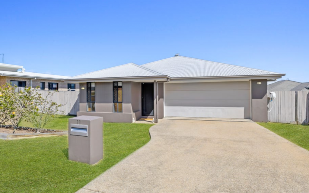 11 Maple St, Norman Gardens, QLD 4701