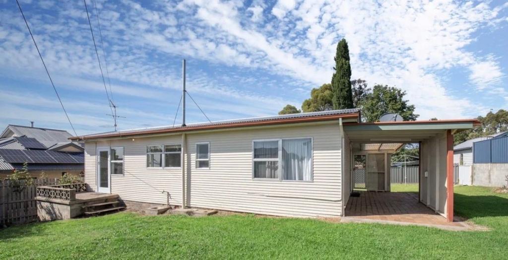 6 College Ave, Armidale, NSW 2350