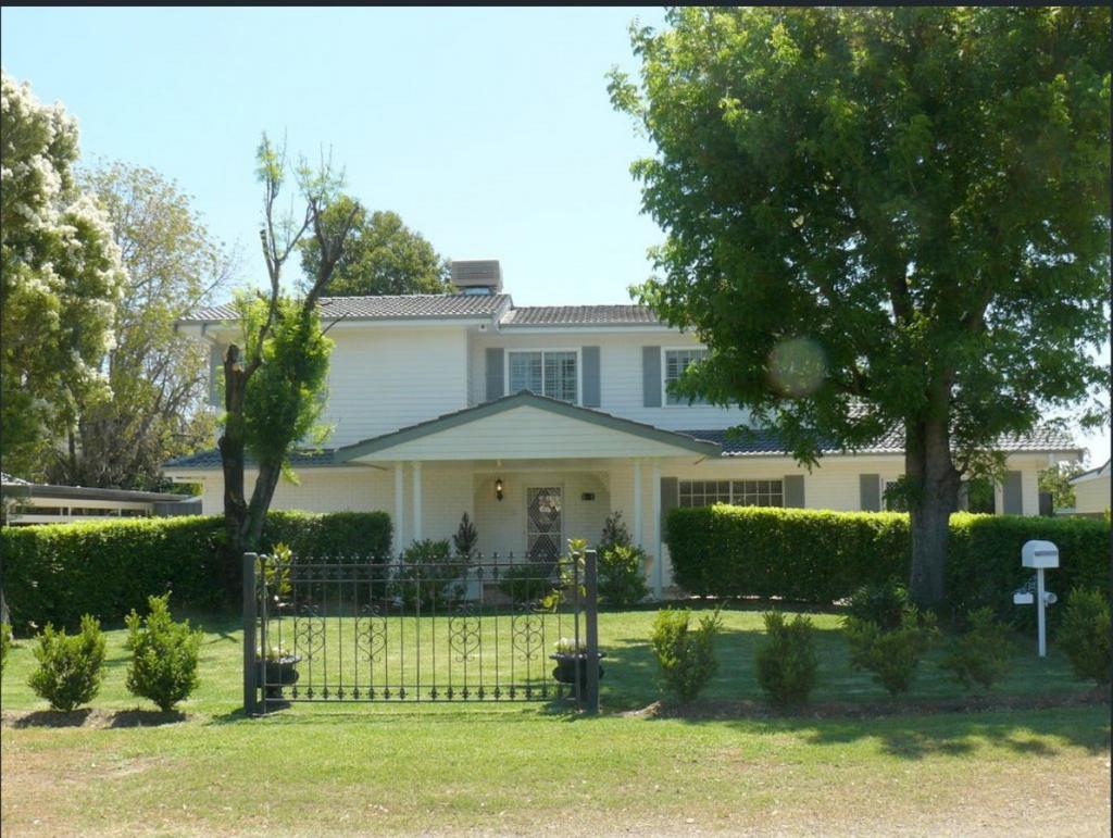 105 Greenbah Rd, Moree, NSW 2400