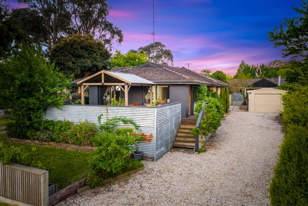 10 Ditchfield Rd, Brown Hill, VIC 3350