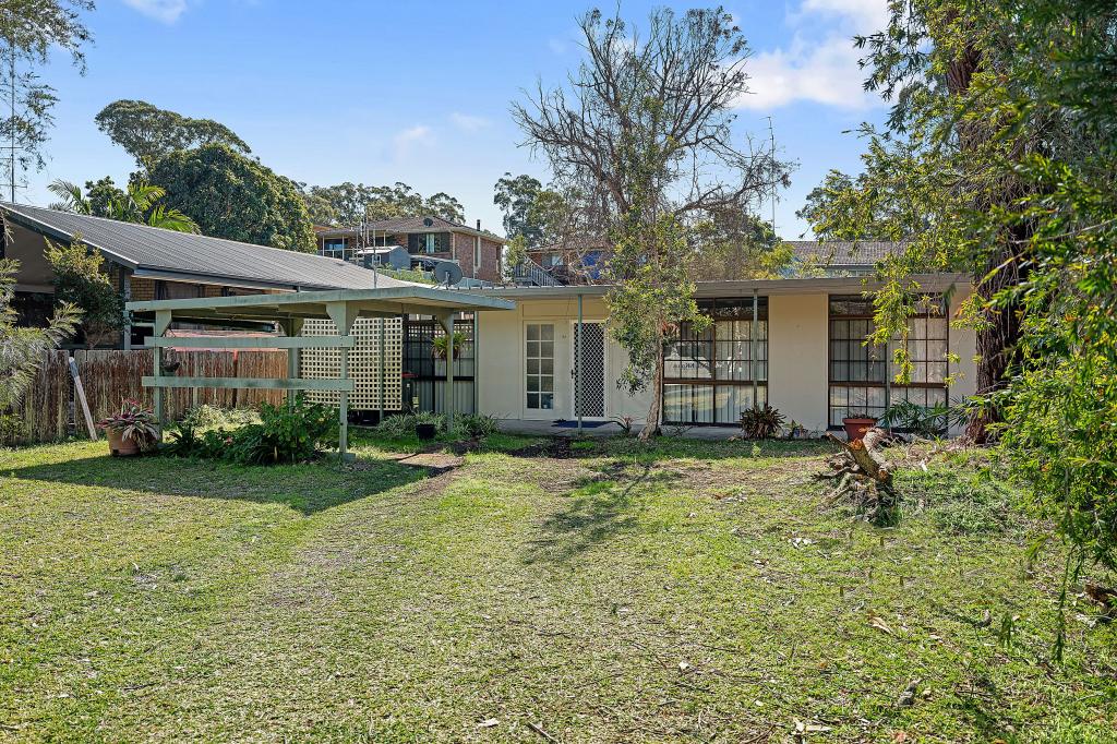 27 BOYD AVE, LEMON TREE PASSAGE, NSW 2319