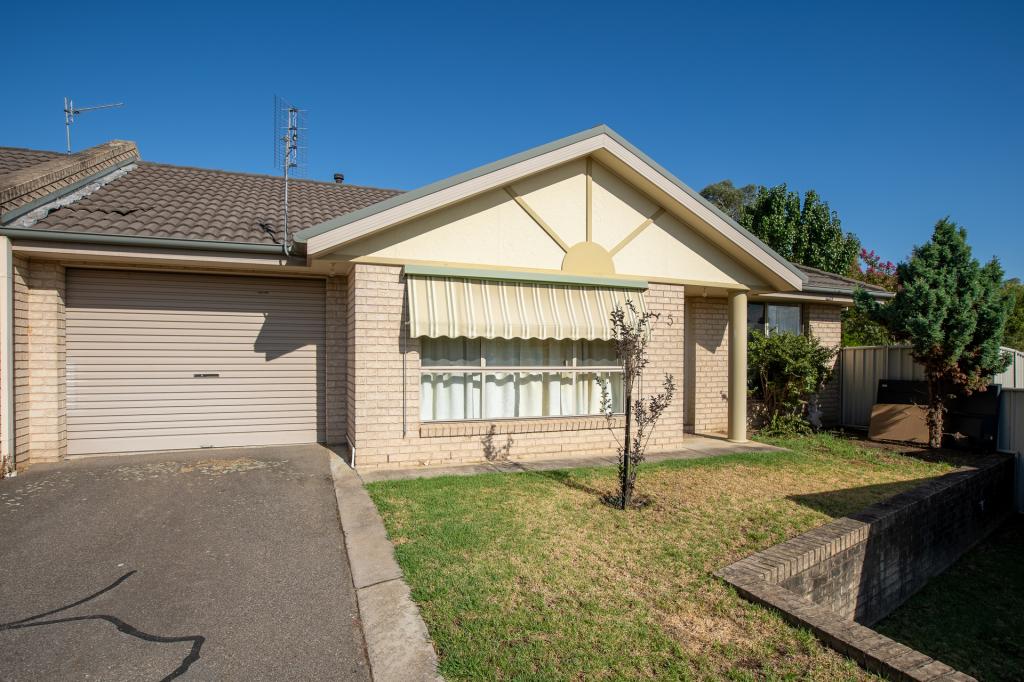 5/851 Tenbrink St, Glenroy, NSW 2640