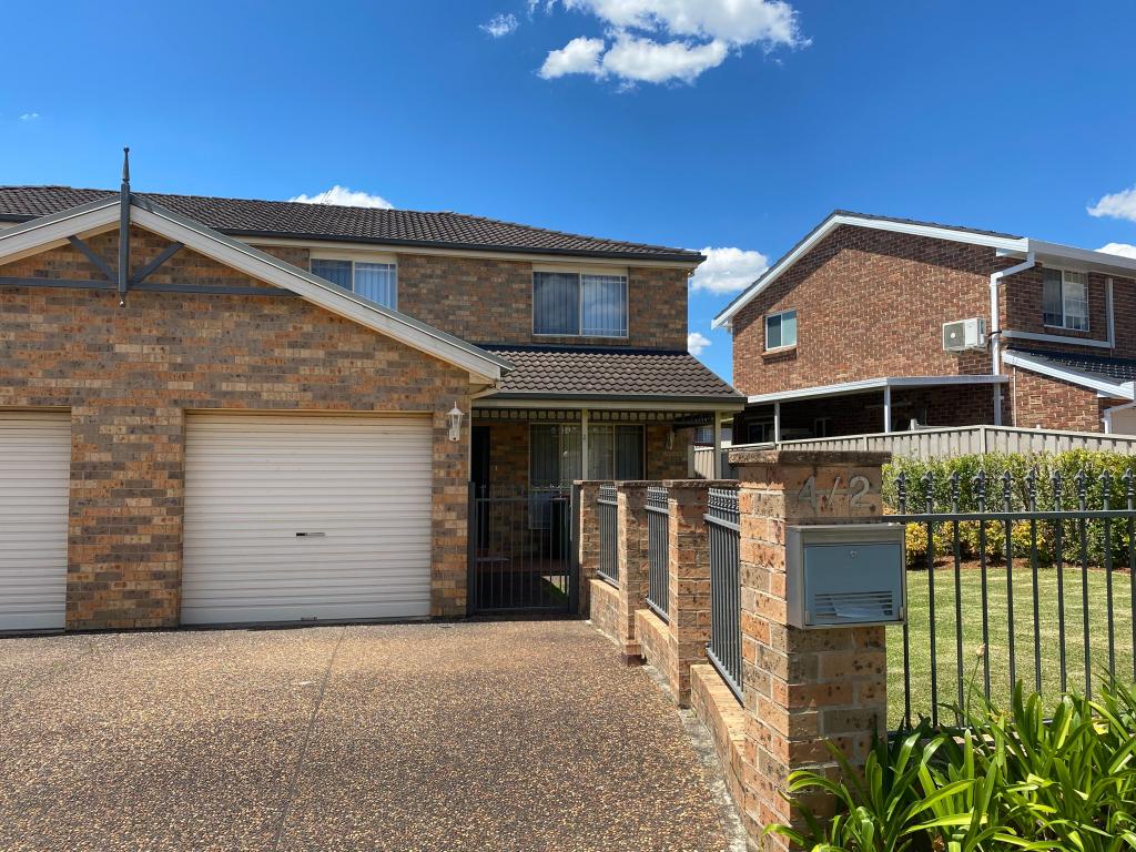 4/2 ESMOND PL, WAKELEY, NSW 2176