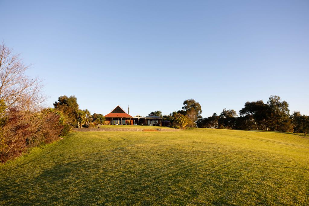 39 Glencoe Rd, Longford, VIC 3851