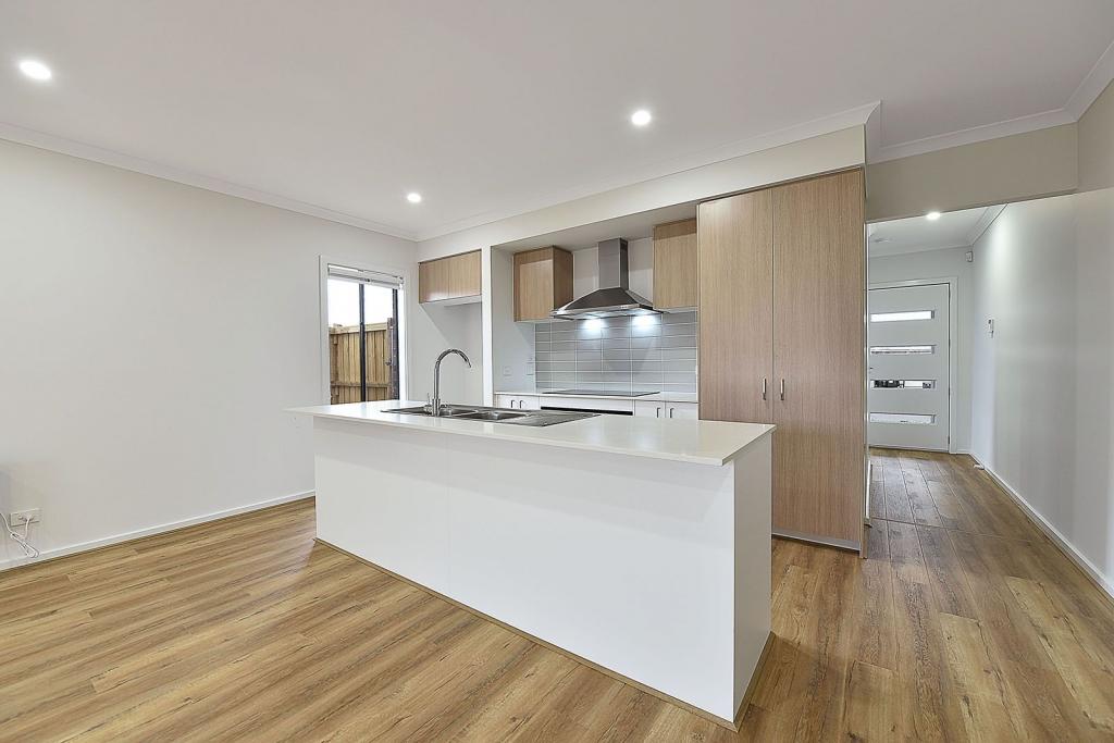 2 Graystown St, Sunbury, VIC 3429