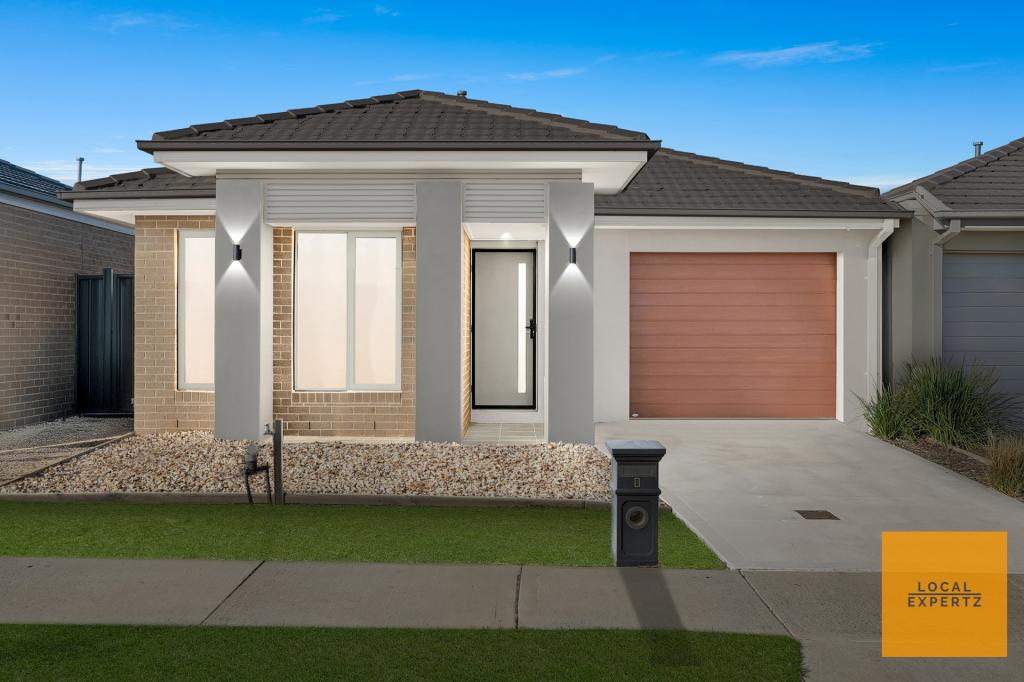 8 MAKITI CRES, HARKNESS, VIC 3337