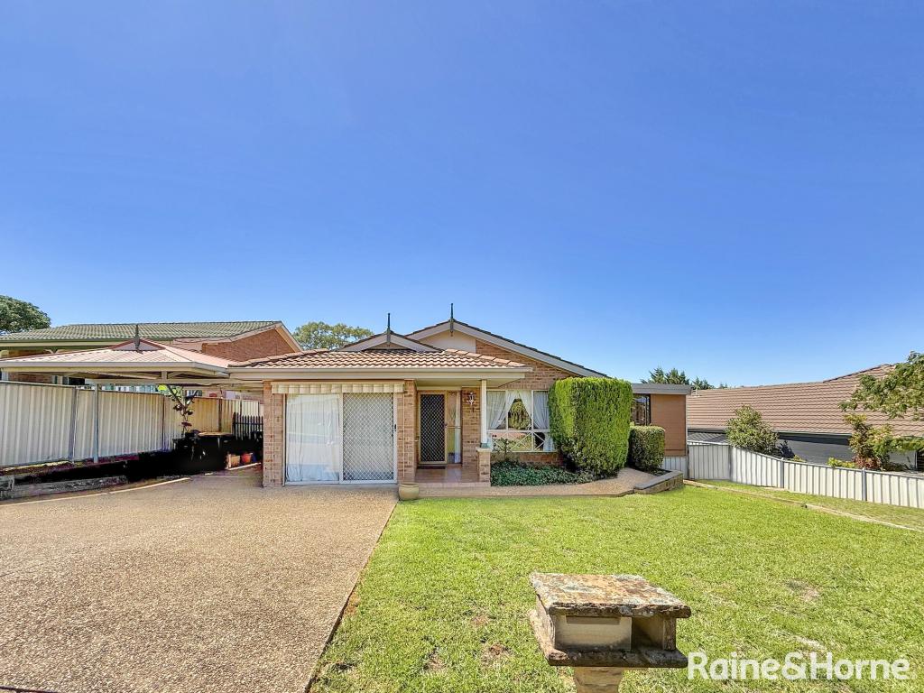 15 Hargreaves Cres, Young, NSW 2594
