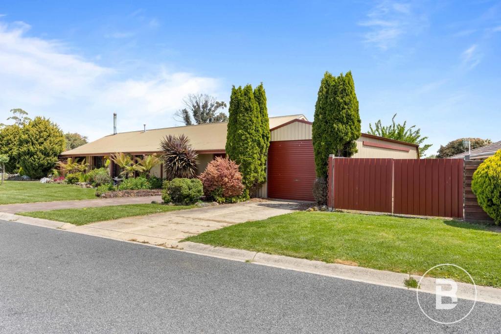 10 Charles Dr, Cardigan Village, VIC 3352
