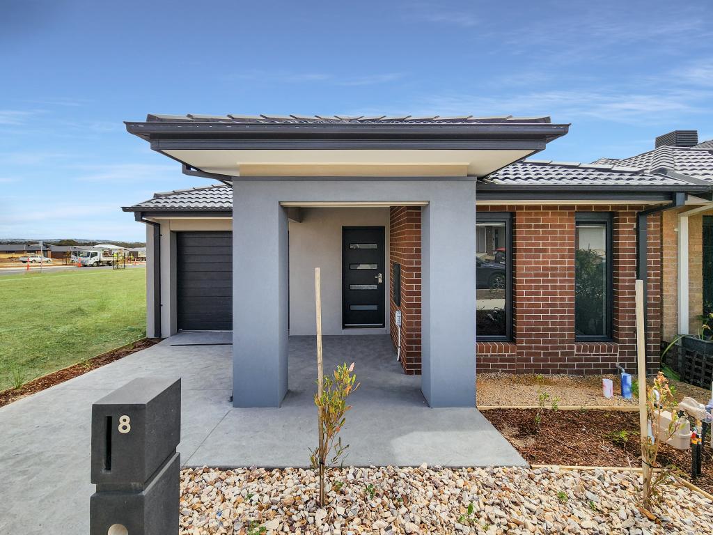 8 Walter St, Charlemont, VIC 3217