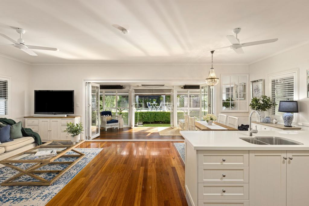 67 Raven St, Camp Hill, QLD 4152