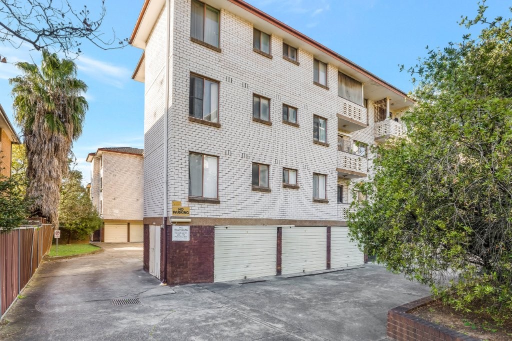 21/8-10 Goulburn St, Warwick Farm, NSW 2170