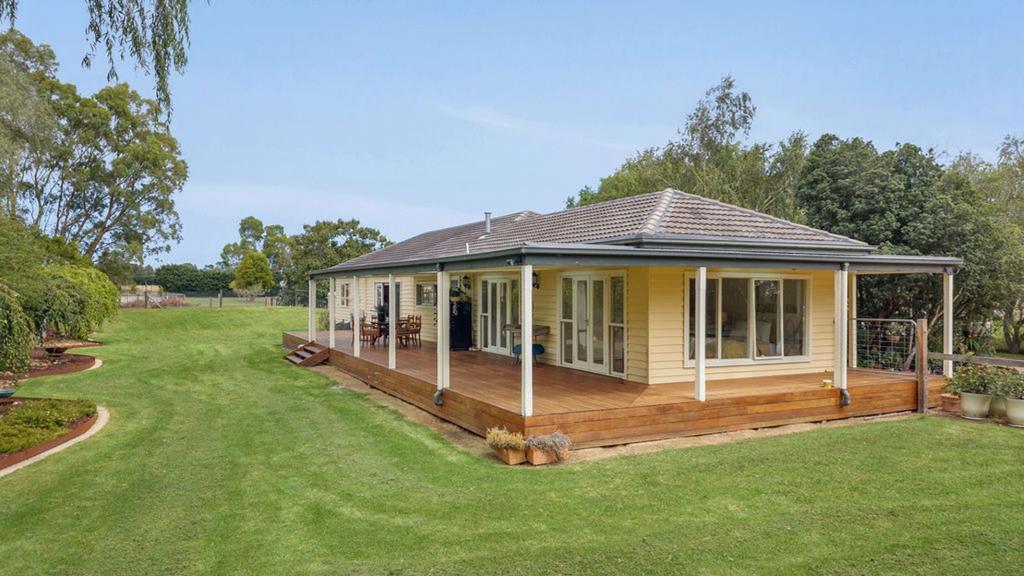 213 Bungower Rd, Somerville, VIC 3912