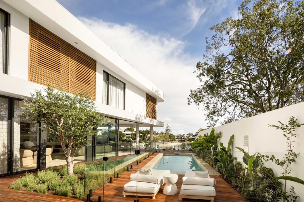 29 Karbunya St, Mermaid Waters, QLD 4218