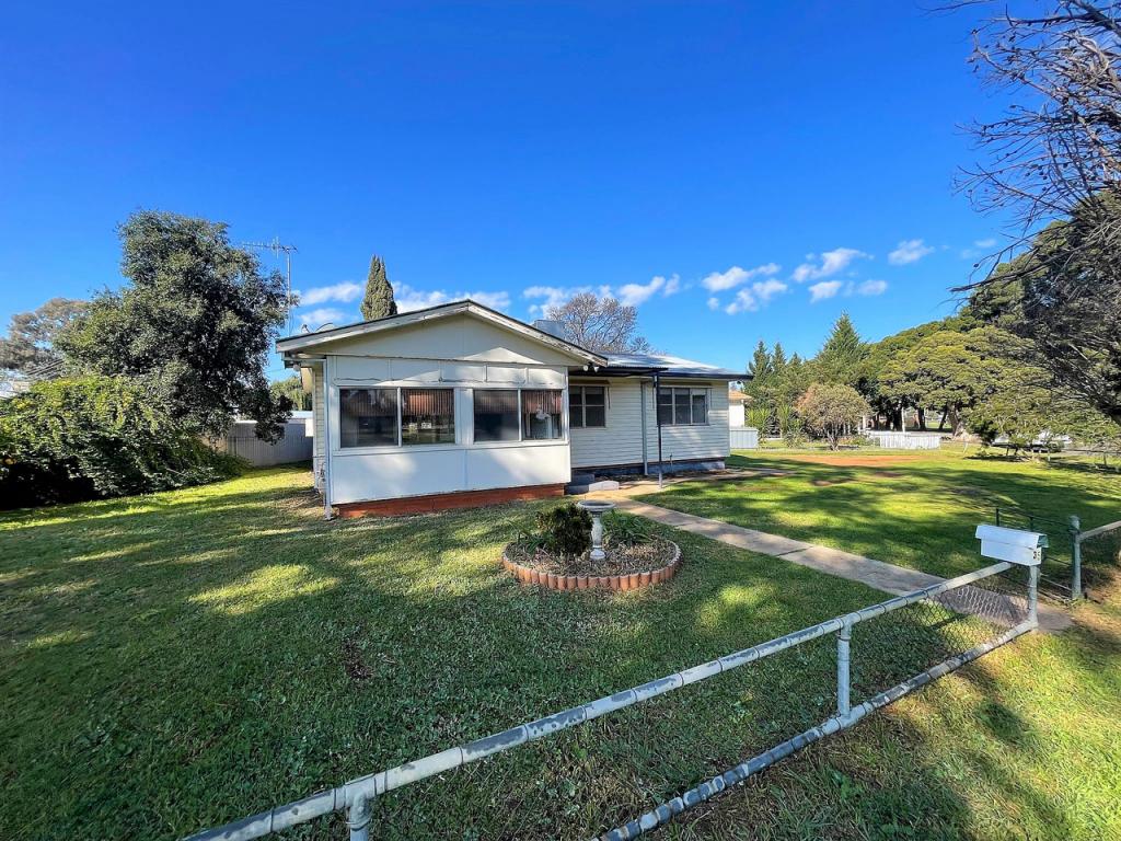 35 Groongal Ave, Griffith, NSW 2680