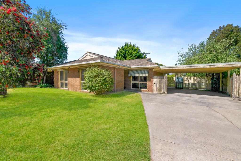 5 Bluegrass Cres, Pakenham, VIC 3810
