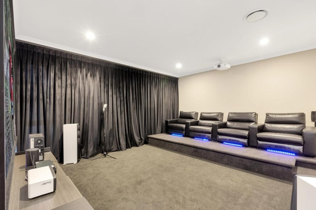 13 Pinecone St, Sunnybank, QLD 4109