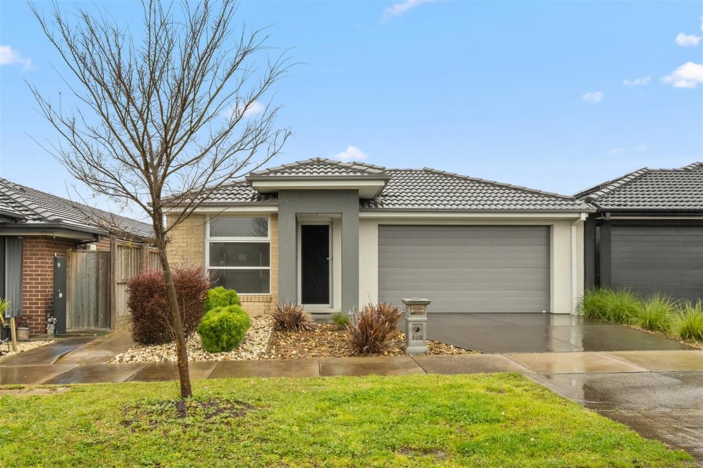 168 Thoroughbred Dr, Clyde North, VIC 3978