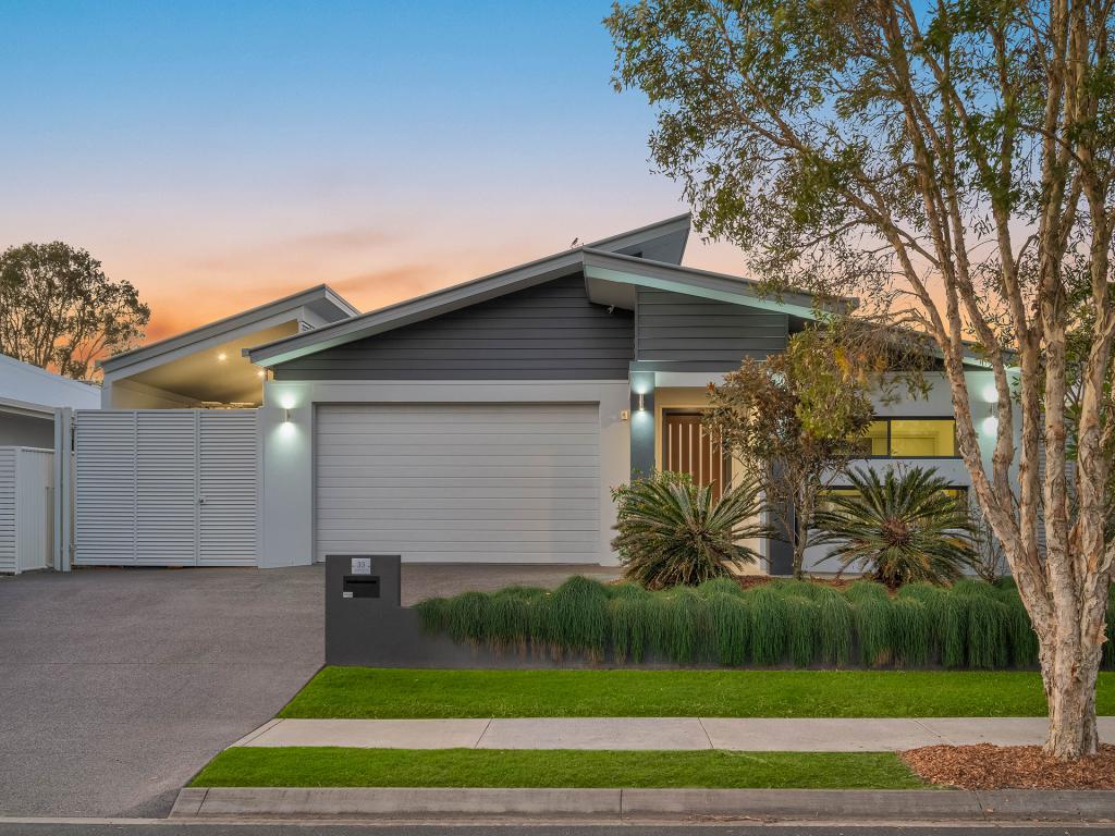 33 Petrel Cres, Mountain Creek, QLD 4557