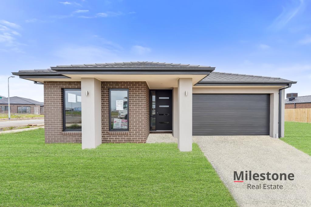 8 Chimay Cres, Clyde North, VIC 3978