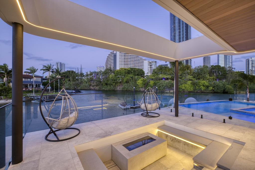 20 Rebecca Ct, Broadbeach Waters, QLD 4218