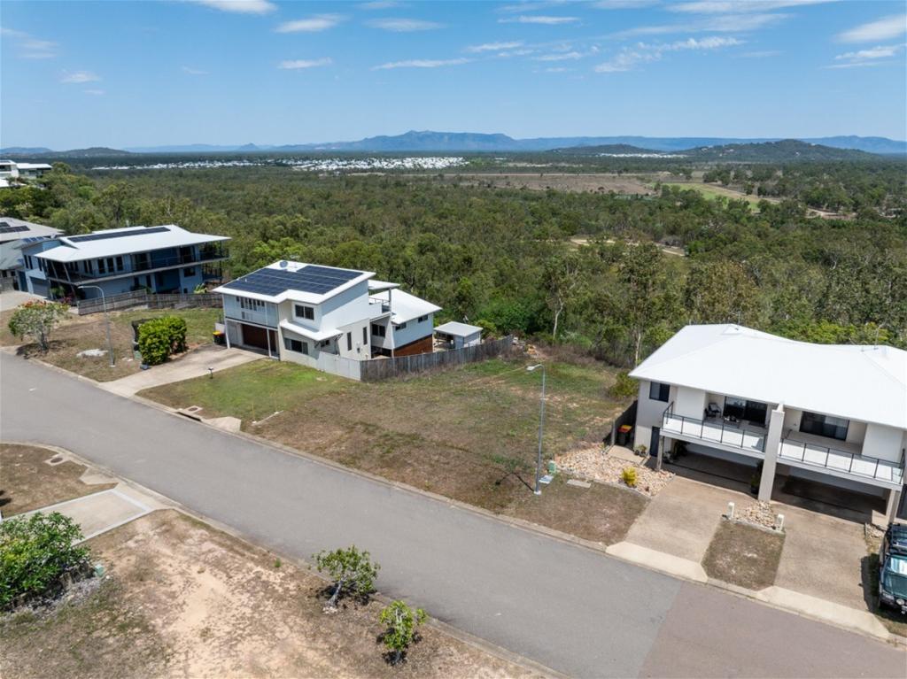 133 Goicoechea Dr, Bushland Beach, QLD 4818